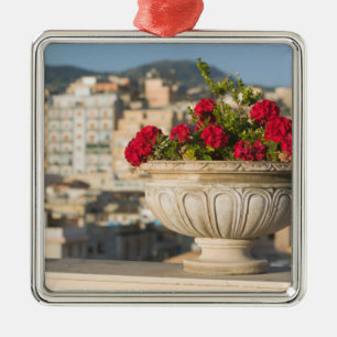 Italië, Sicilië, Termini Imerese, Uitzicht & Bloem Metalen Ornament