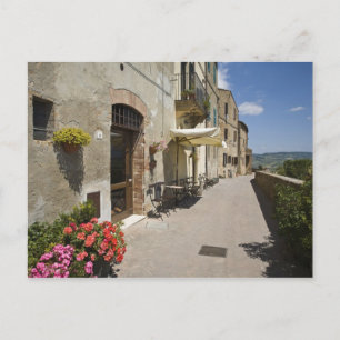 Italië, Toscane, Pienza. Buitenste loopbrug rondom Briefkaart