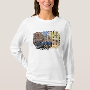 Italië, Venetië, gondels langs het kanaal T-shirt