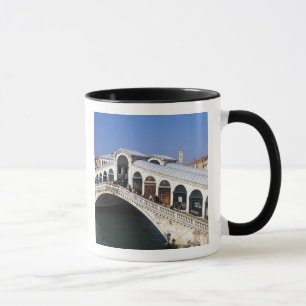 Italië, Veneto, Venetië, Rialtobrug oversteken Mok