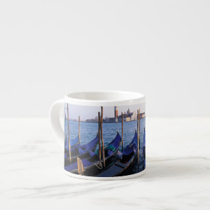 Italië, Veneto, Venetië, rij Gondolas en San Mar Espresso Kop