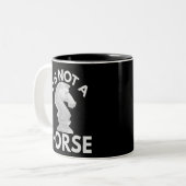 it's Not a Horse Funny Chess kinight Piece lover Tweekleurige Koffiemok (Voorkant links)