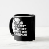 It's Not an Empty Nest Funny Empter Nester Parent Mok (Voorkant links)