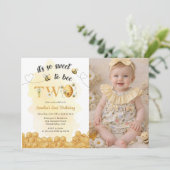 It's So Sweet To Bee Photo 2nd Birthday Invitation (Debout devant)
