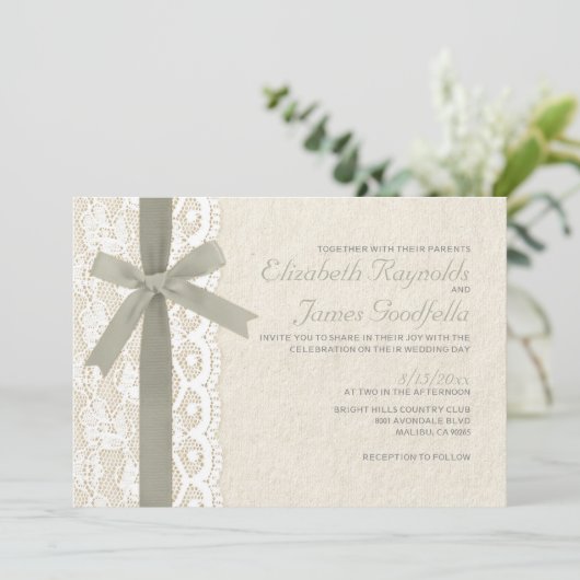 Ivory Bow & Lace Wedding Invitations (Debout devant)