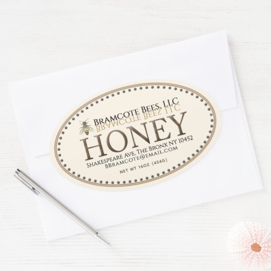 Ivory Oval Honey Sticker met Honeybee en Border (Envelop)