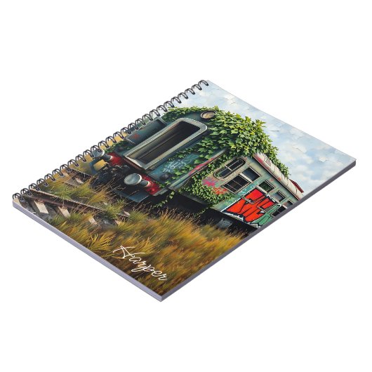 Ivy and Graffiti  Covered Abandoned Train  Notitieboek (Linkerzijde)