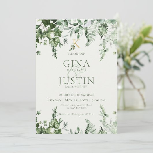Ivy & Sage Monogram Faire-part de mariage vert fon (Debout devant)