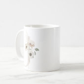 J initial avec fleur de couleur douce Café Mug (Devant gauche)
