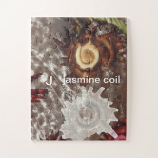 J - Jasmine Coil Alphabet Art Puzzle Legpuzzel