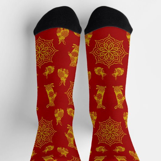 Jaar van het Rabbit Red en Gold Mandala Pattern Sokken (Top)