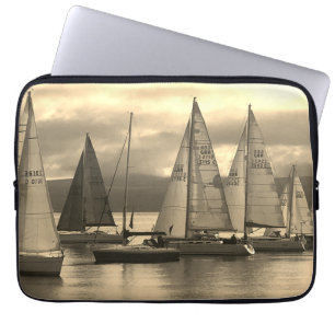 Jachten in Rothesay Bay, Schotland. Laptop Sleeve