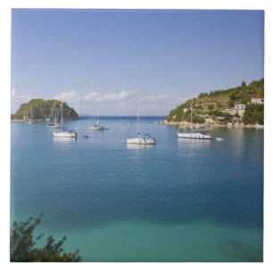 Jachten op anker, Lakka, Paxos, Griekenland Tegeltje