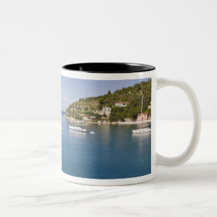 Jachten op de ankerplaats, Lakka, Paxos, Griekenla Tweekleurige Koffiemok