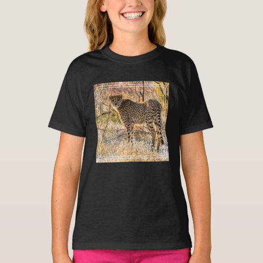 Jachtluipaard Kijkt Om Zich Heen T-shirt (Voorkant)