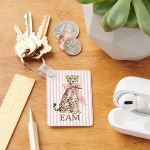 Jachtluipaard Met Roze Strik en Strepen Monogram Sleutelhanger