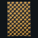 Jack-O-Lanterns CITROUILLE d'Halloween<br><div class="desc">Décorez votre cuisine avec cette serviette de plat citrouille amusante. Fait un grand ménage saisonnier ou cadeau mariage! Vous pouvez le customiser et ajouter du texte. Consultez ma boutique pour plus de couleurs et de motifs !</div>