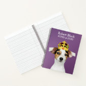 Jack Russell portant un Carnet de couronne (Intérieur)