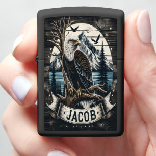 Jacob Majestic Eagle zittend op tak