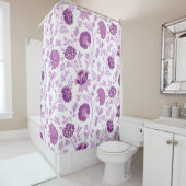 Jacobean Floral Big Pattern Pinks op wit Douchegordijn (In situ)