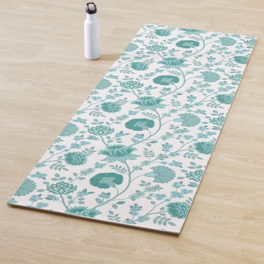Jacobean Floral Pattern Teals op wit Yogamat (In situ)