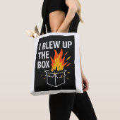 J'ai fait exploser le sac fourre-tout (De près)