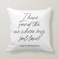 J'ai trouvé la couverture Coussin de One My Soul L