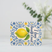 J'aime la côte d'Amalfi – Carte postale calligraph (Debout devant)
