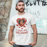 J'Aime Mon T-Shirt De Fille<br><div class="desc">T-shirt à deux buts avec le dicton "I love my girl", avec une photo en forme de coeur d'amour, et un peu de petits coeurs rouges. Offrez à votre petit ami ce mignon t-shirt pour son anniversaire, noël ou jour de la Saint-Valentin. Conseil photo : Coupez votre photo dans un...</div>