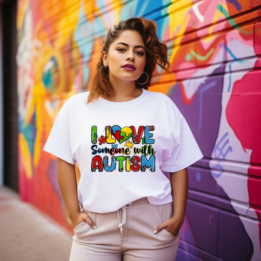 J'Aime Quelqu'Un Avec Un T-shirt Autisme