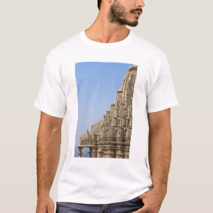 Jainistische tempel in Chittorgarh Fort, India T-shirt