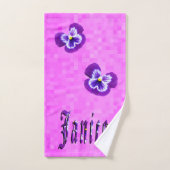 Janice Name with Paarse Pansies, Bad Handdoek (Handdoek)