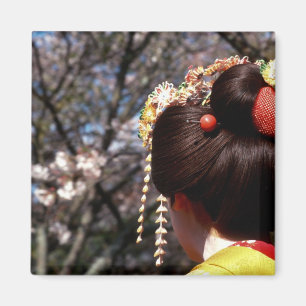 Japan, Kyoto. Achteraanzicht close-up van geisha's Magneet