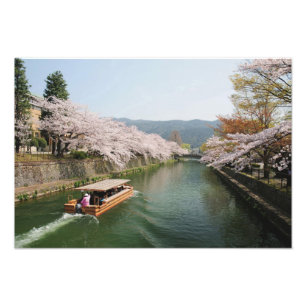 Japan, Kyoto. Bloem kijken op de boot Foto Afdruk