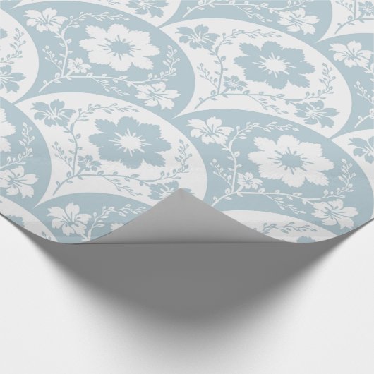 Japanese Floral Pattern in Soft Blue and White Cadeaupapier (Hoek)