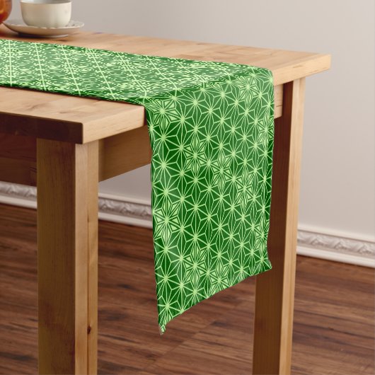 Japans Asanoha Pattern, Emerald and Lime Green Korte Tafelloper (Voorbeeld)