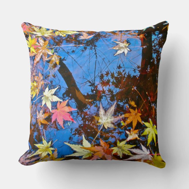 Japanse Maple Reflection Pillow Kussen (Voorkant)