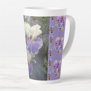 Jardin fleuri de Iris Irises violets Latte Mug