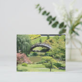 Jardin japonais à la carte postale de la bibliothè (Debout devant)