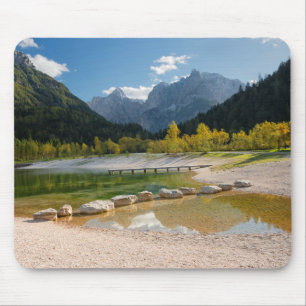 Jasna-meer in de Sloveense Alpen in herfst Muismat