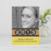 Jaune Classy Keys Graduation Invitation (Debout devant)