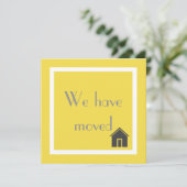 Jaune moderne Nous Avons Déménagé Faire-part de dé (Debout devant)