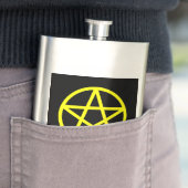 Jaune sur le flacon noir de pentagramme (En situation)