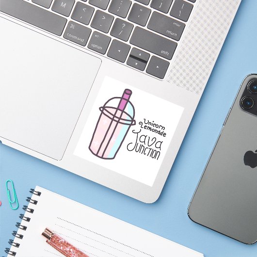Java Junction Eenhoorn limonade Sticker met tekst (Laptop met iPhone)