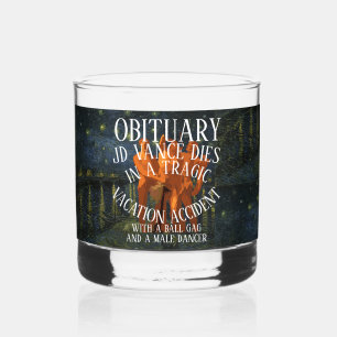 JD VANCE OVERLIJDT MET EEN BALL GAG EN EEN MANNELI WHISKY GLAS