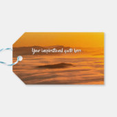 Je aangepaste tekstzonsopgang boven het mistroosti cadeaulabel (Achterkant Horizontaal)