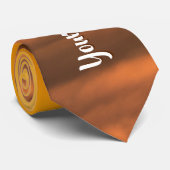 Je aangepaste tekstzonsopgang boven het mistroosti stropdas (Opgerold)