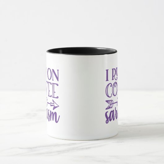 Je Cours Sur Café Et Sarcasme Café Mug (Centre)