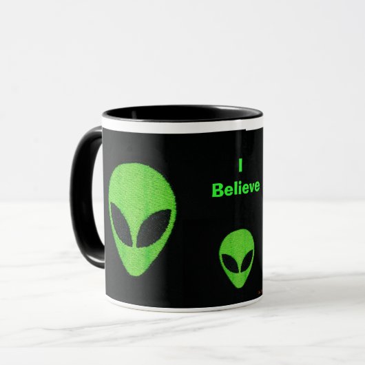 JE CROIS (EN ALIEN) MUG (Devant gauche)
