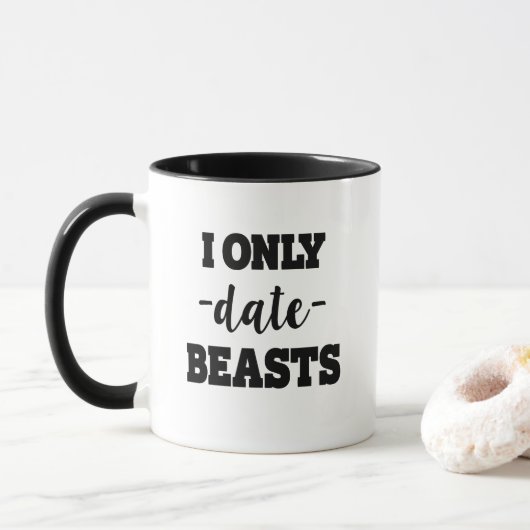 Je date seulement des bêtes la tasse de café des (Avec donut)